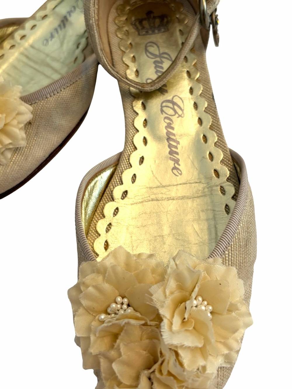 Juicy Couture Women Floral Pearl Accent Flat shoes Size 6 M Made In Italy Logo
